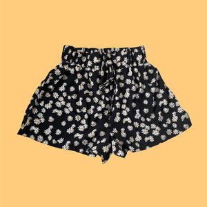 New! Super cute flower shorts, 24 inch waist.